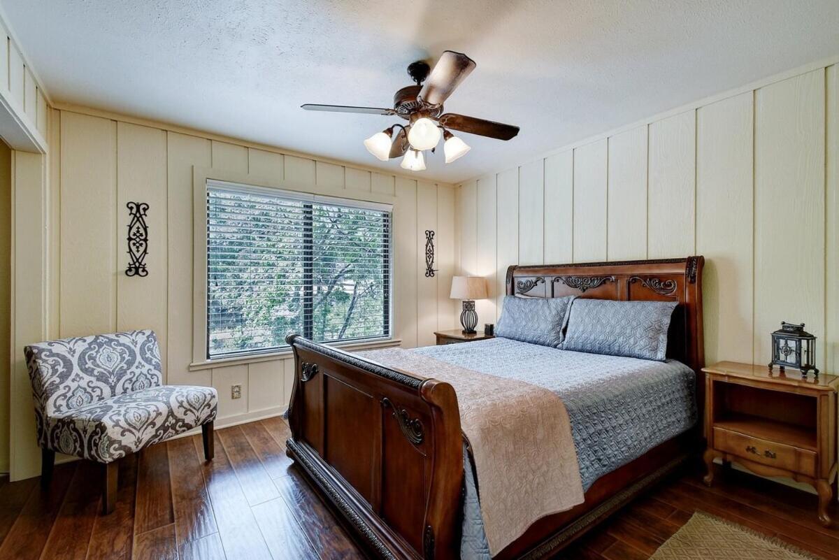 Messina Inn Wimberley Room photo